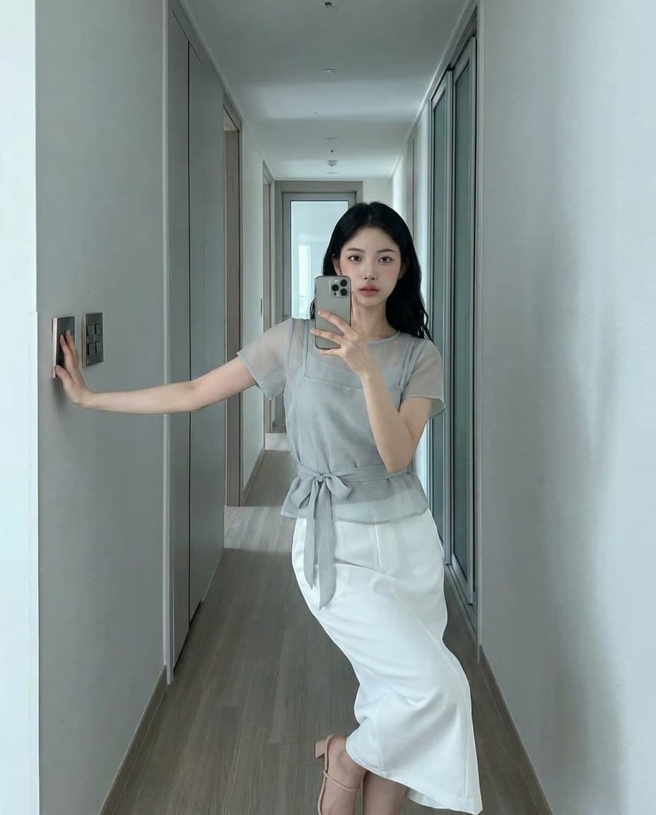 외출 전, 거울 앞에서